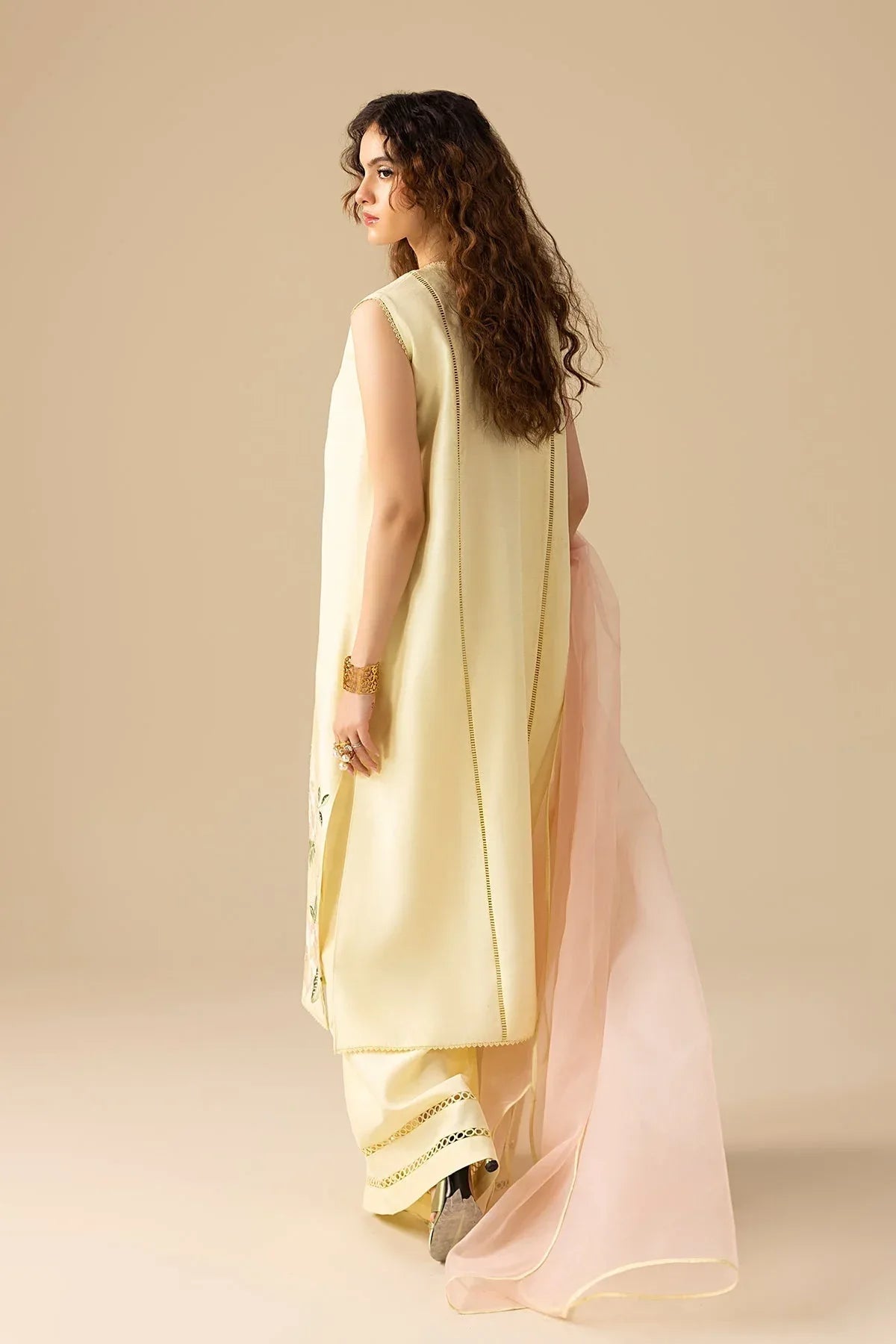 Erum Khan | Lillia Summer Edit | Butter Daze - Rang-e-Khaas