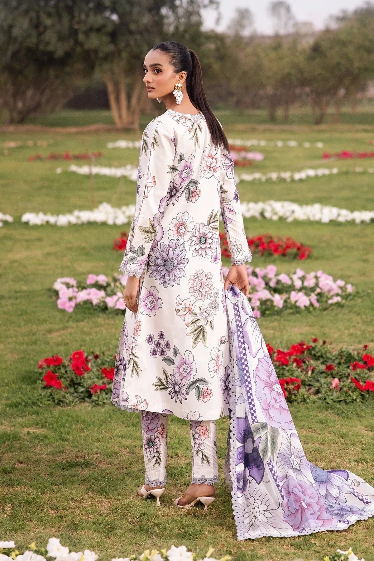 Alizeh | Sheen Lawn Prints 24 | TUBEROSE - Rang-e-Khaas
