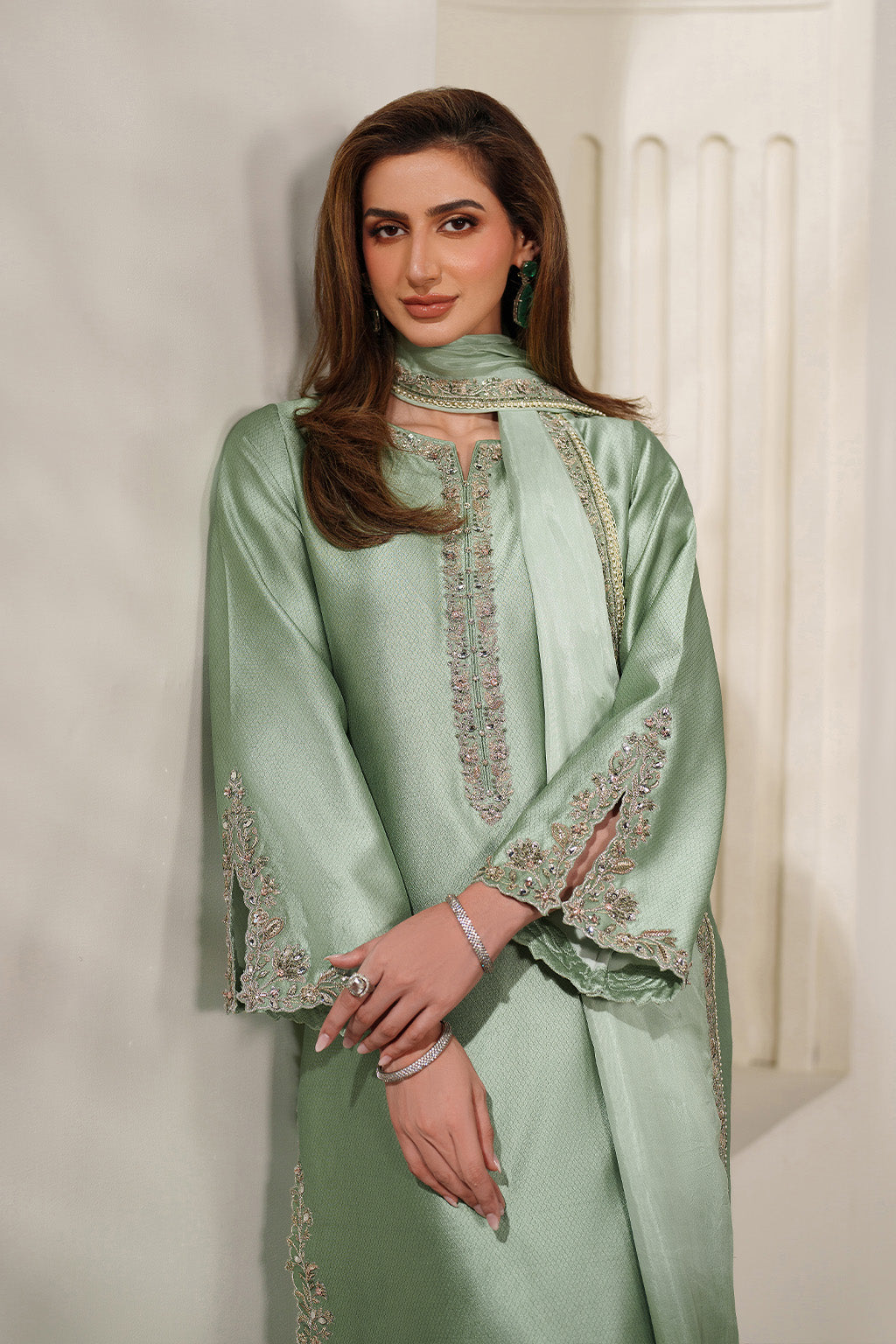 Iznik UE-615 Textured Silk
