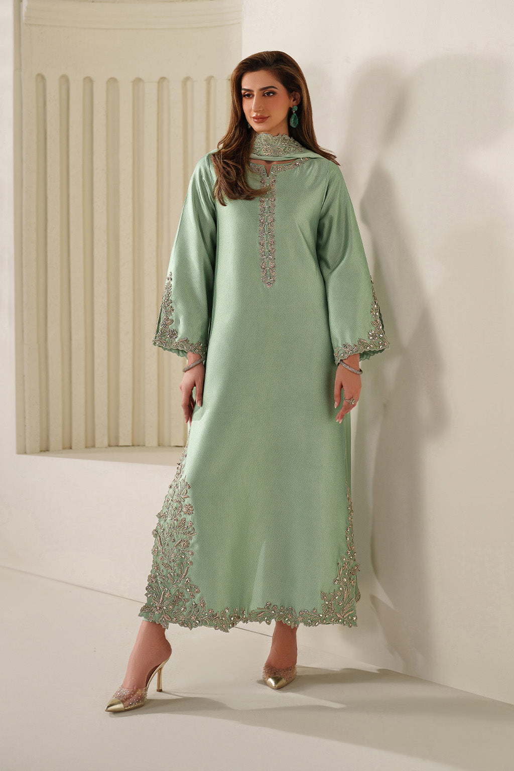 Iznik UE-615 Textured Silk