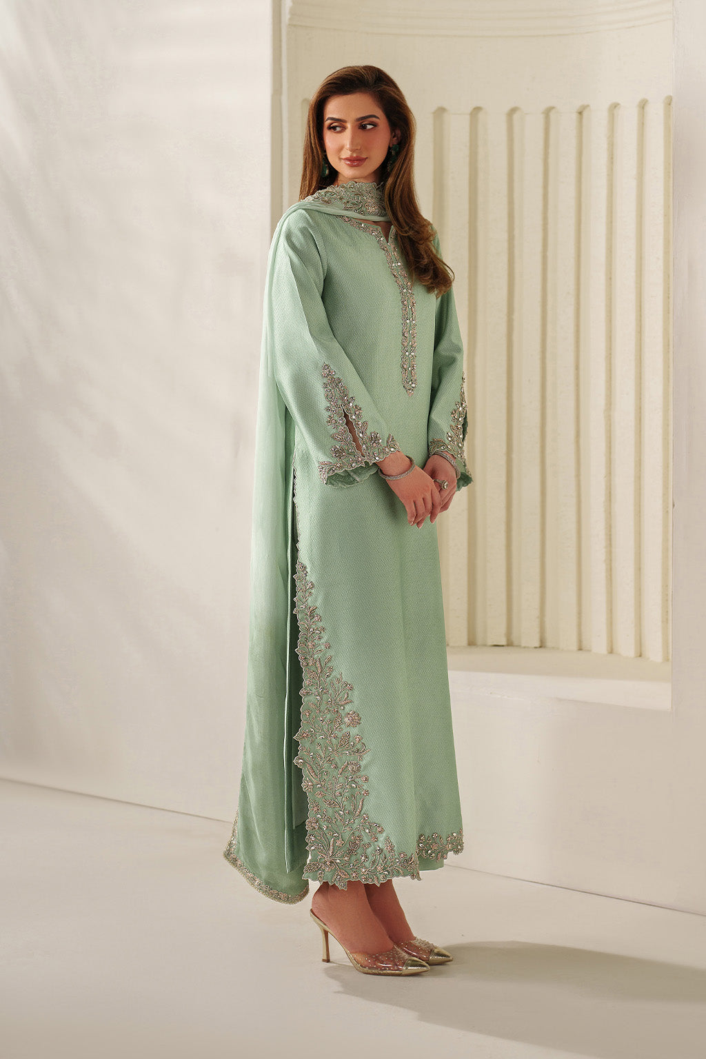 Iznik UE-615 Textured Silk