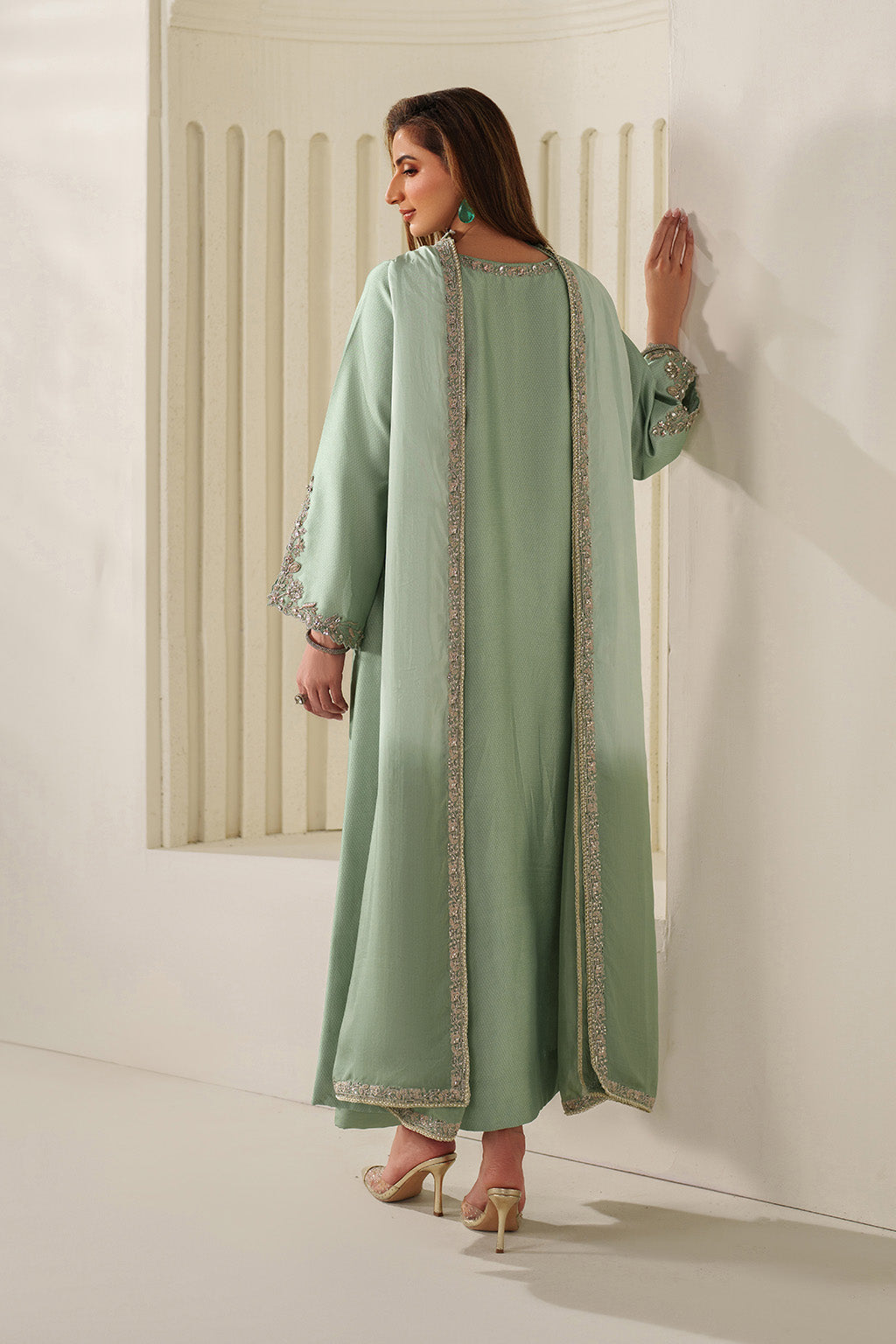 Iznik UE-615 Textured Silk