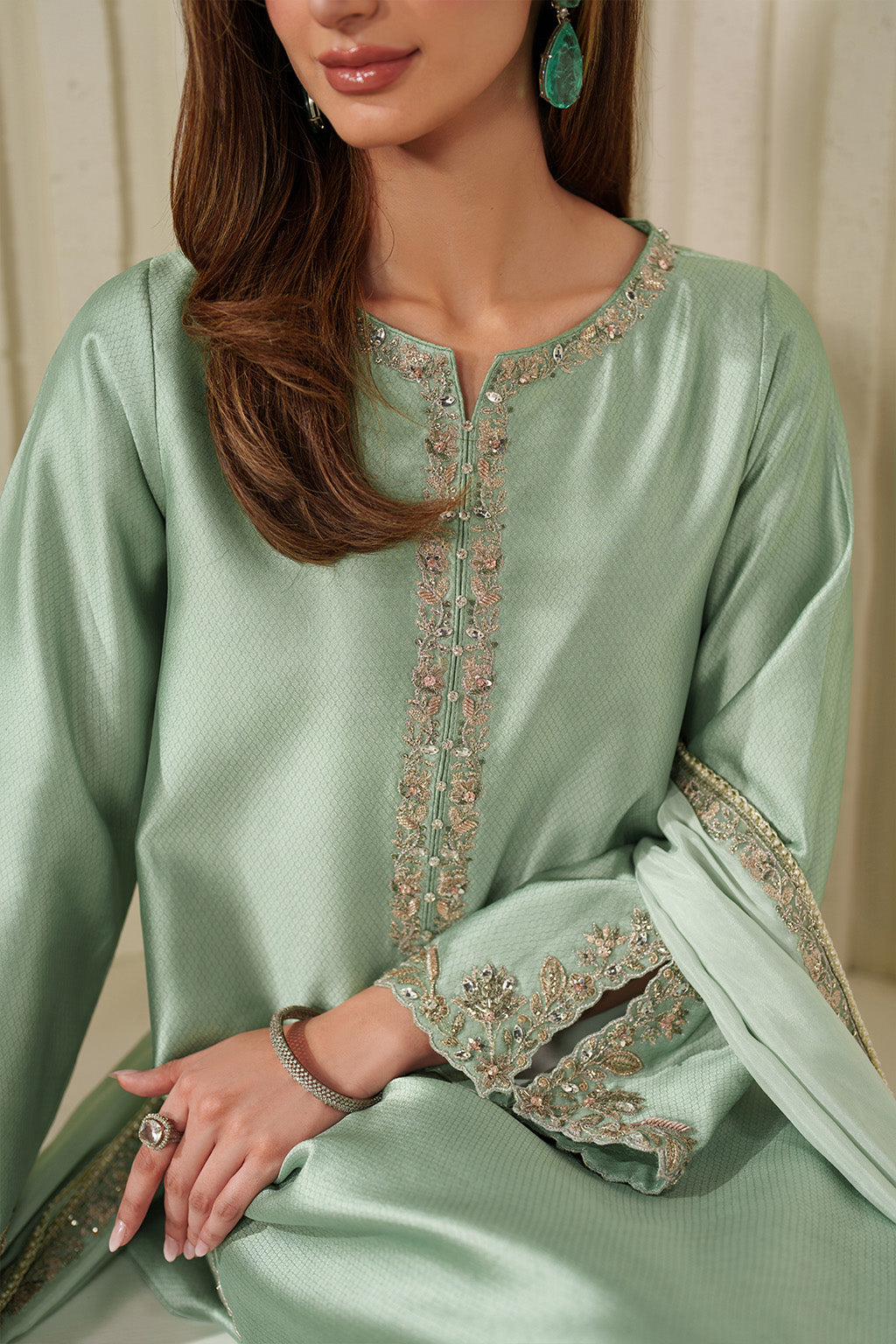 Iznik UE-615 Textured Silk