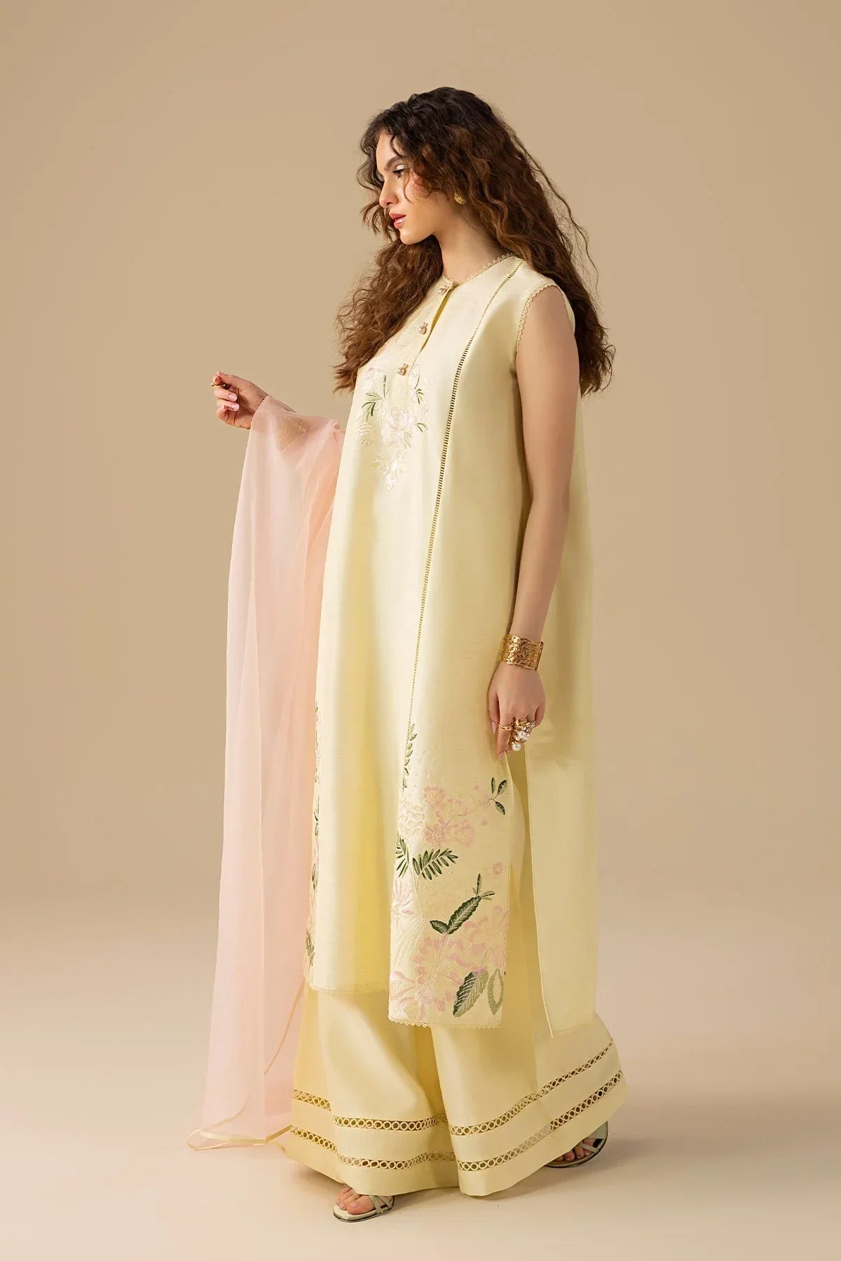 Erum Khan | Lillia Summer Edit | Butter Daze - Rang-e-Khaas