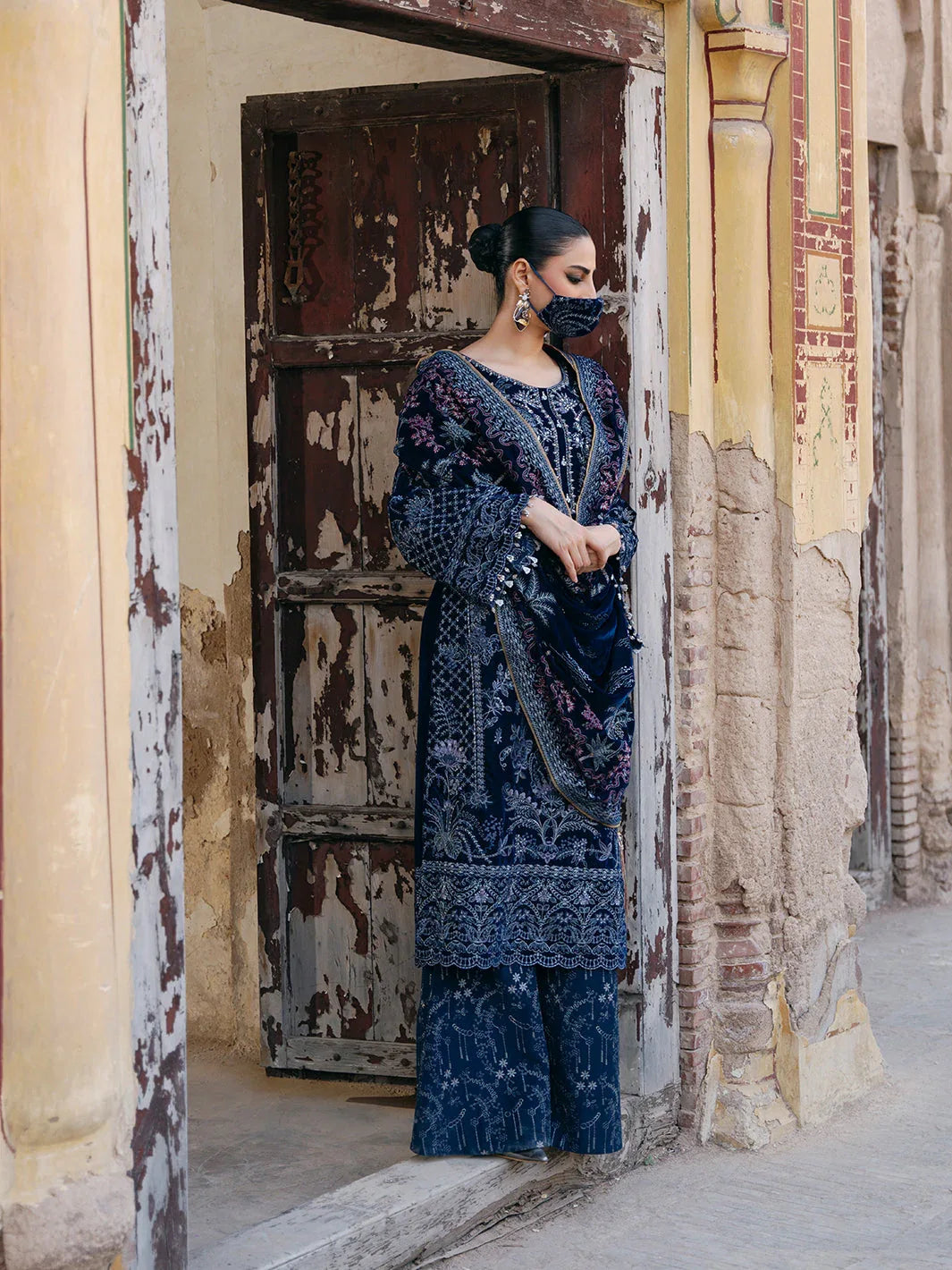 Flossie | Siara Velvet Formals | V-106 - A - Rang-e-Khaas