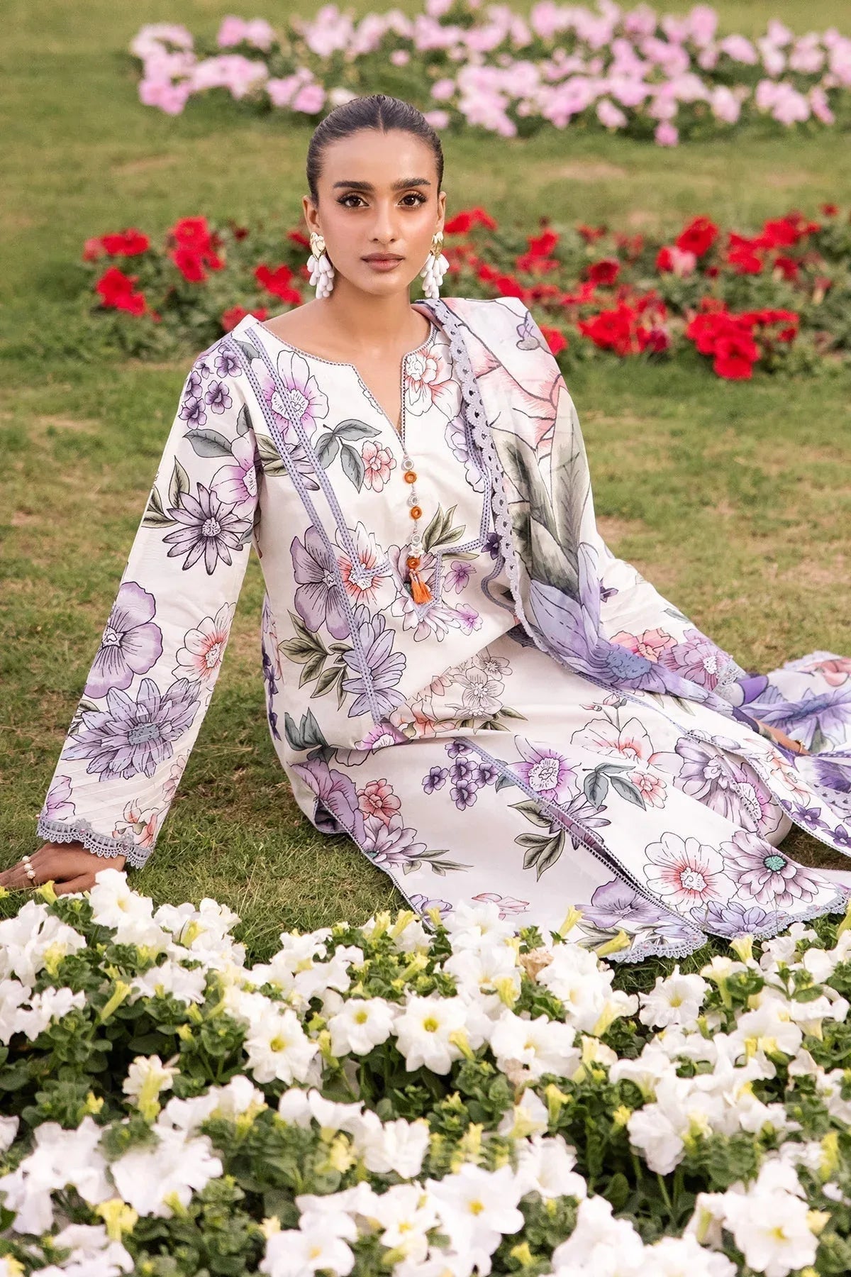 Alizeh | Sheen Lawn Prints 24 | TUBEROSE - Rang-e-Khaas