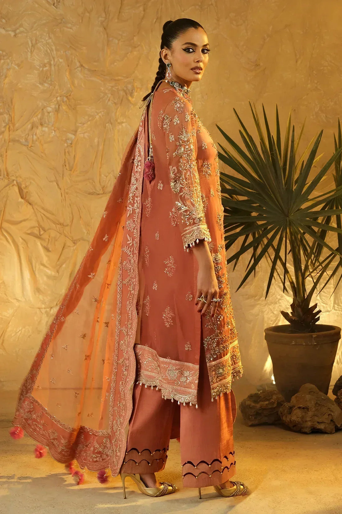 Mina Kashif | Kahani Luxury Formals 23 | Seroli - Rang-e-Khaas