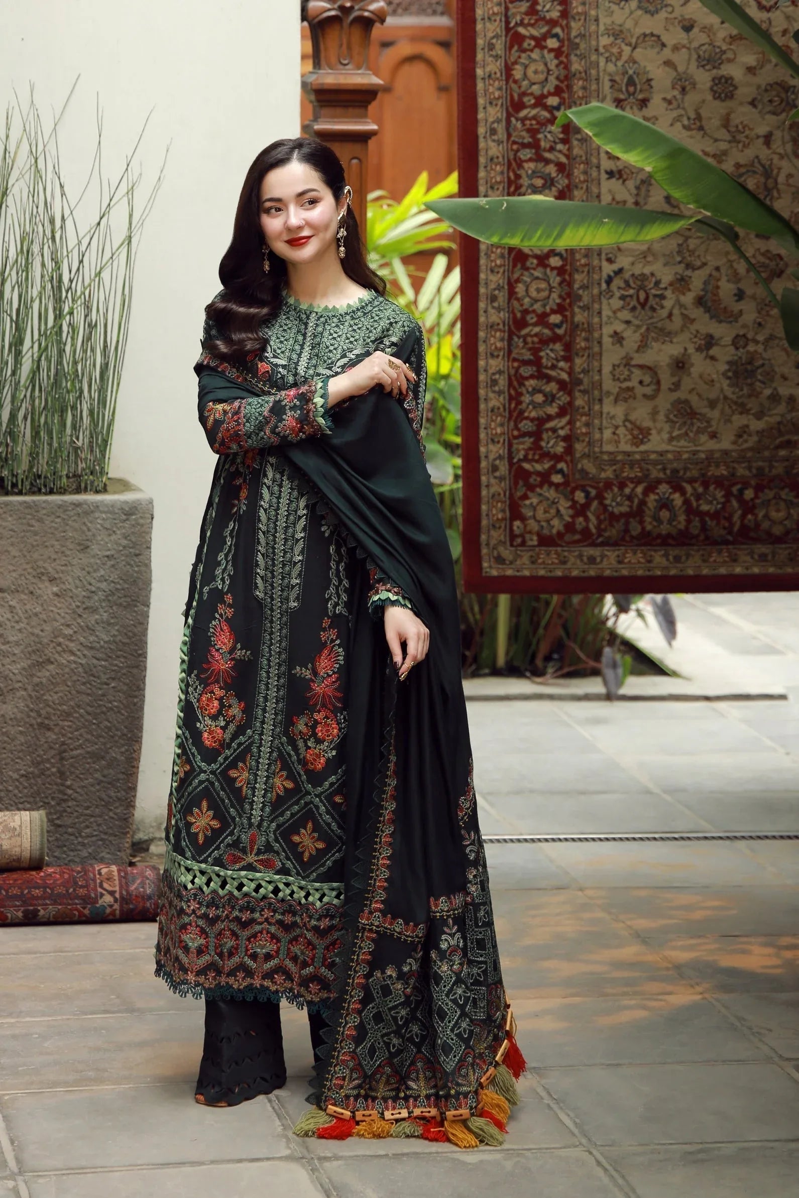 Maryam Hussain | Winter Shawl 25 | Almas - Rang-e-Khaas