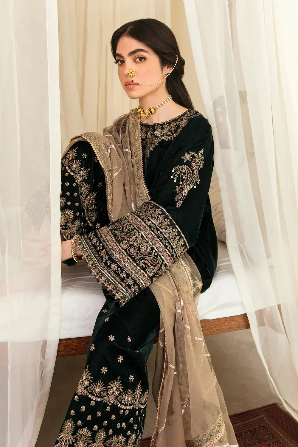 Baroque | Jahanara Luxury Velvet 23 | UF-249 - Rang-e-Khaas