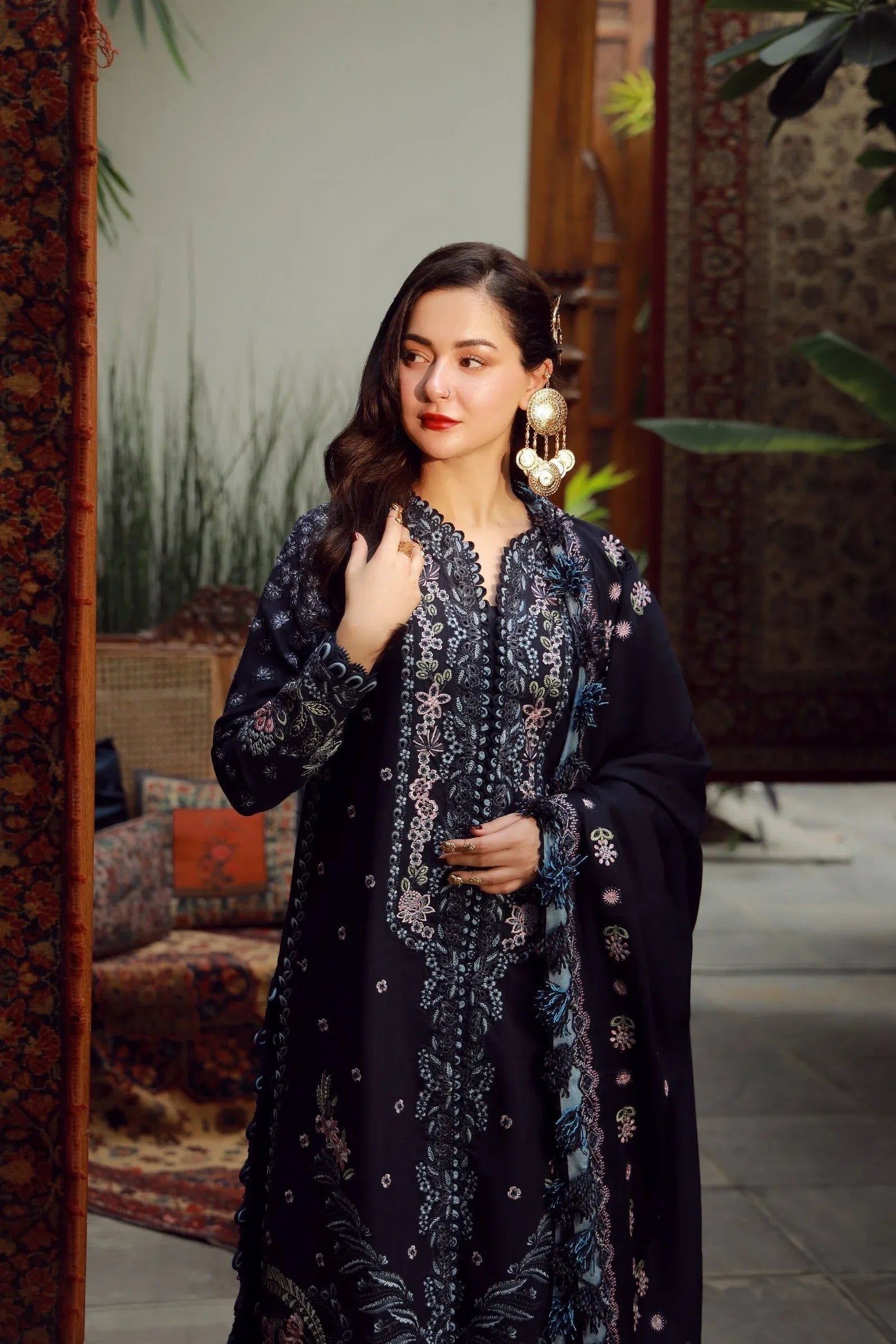 Maryam Hussain | Winter Shawl 25 | Roohi - Rang-e-Khaas