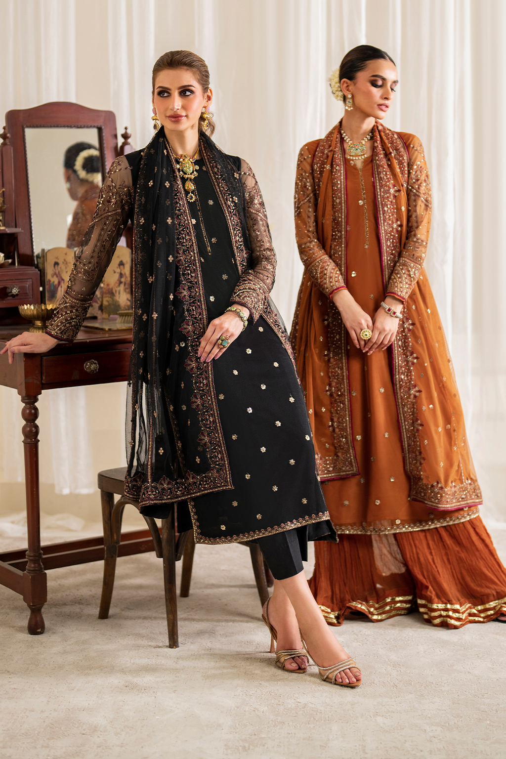 Iznik UE-287 Embroidered Net