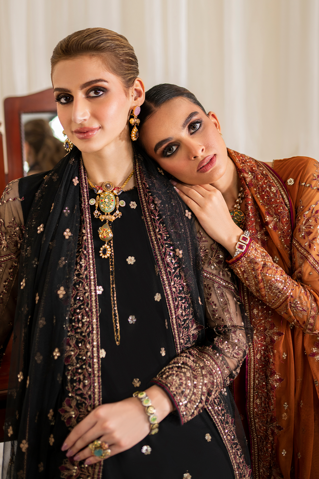 Iznik UE-287 Embroidered Net
