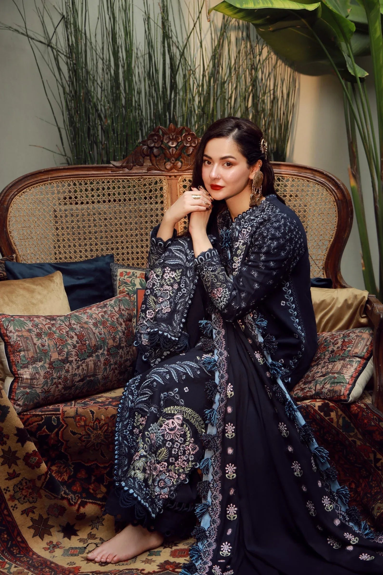 Maryam Hussain | Winter Shawl 25 | Roohi - Rang-e-Khaas