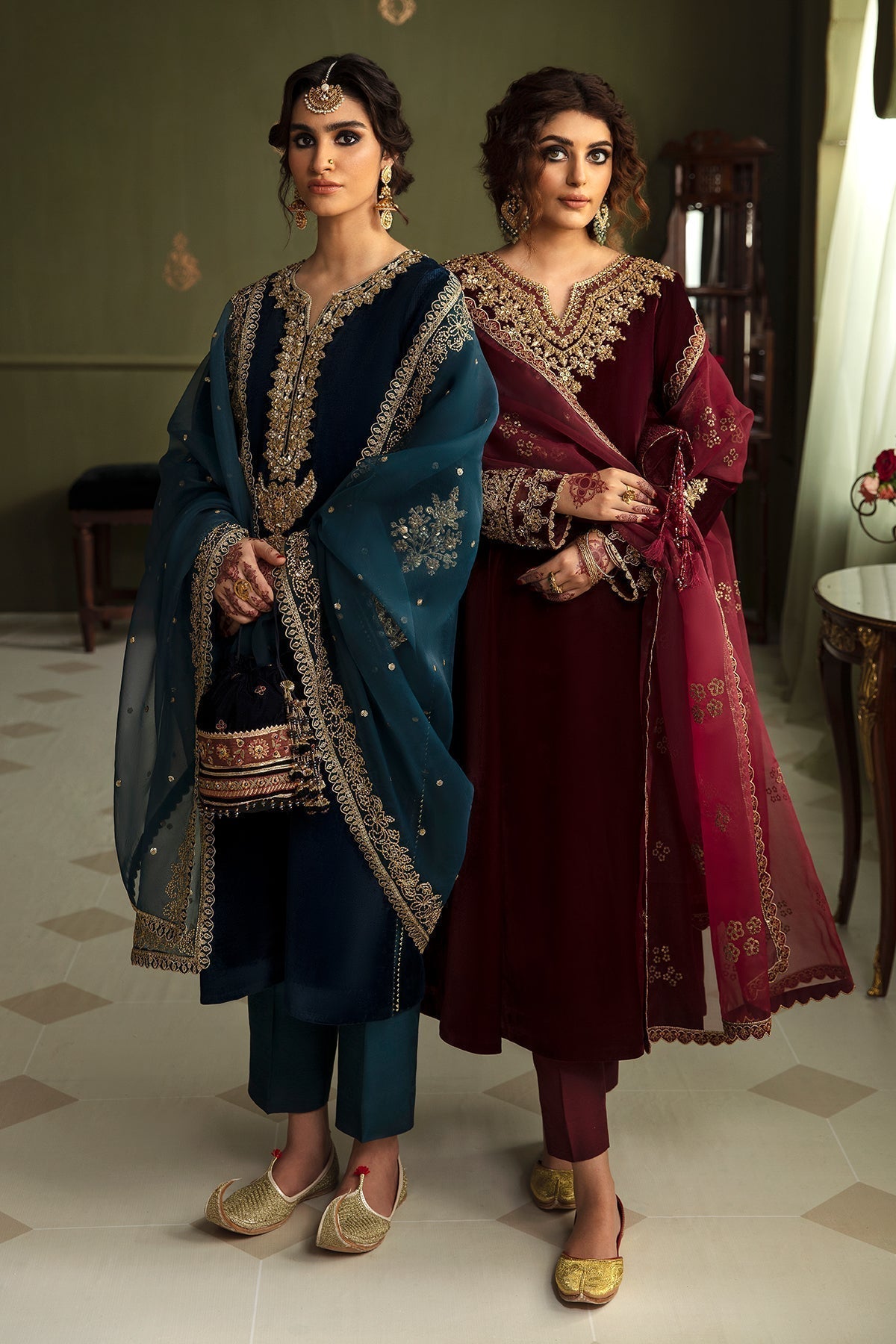 Baroque | EMBROIDERED VELVET | PR-874