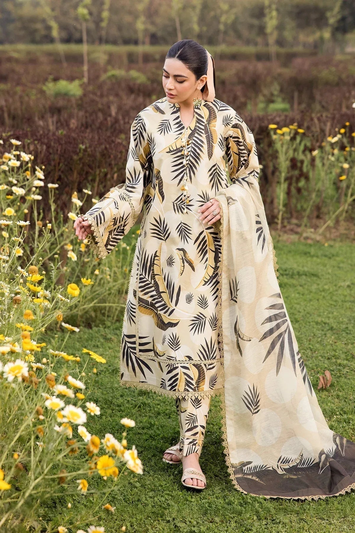 Alizeh | Sheen Lawn Prints 24 | DAFFODIL - Rang-e-Khaas