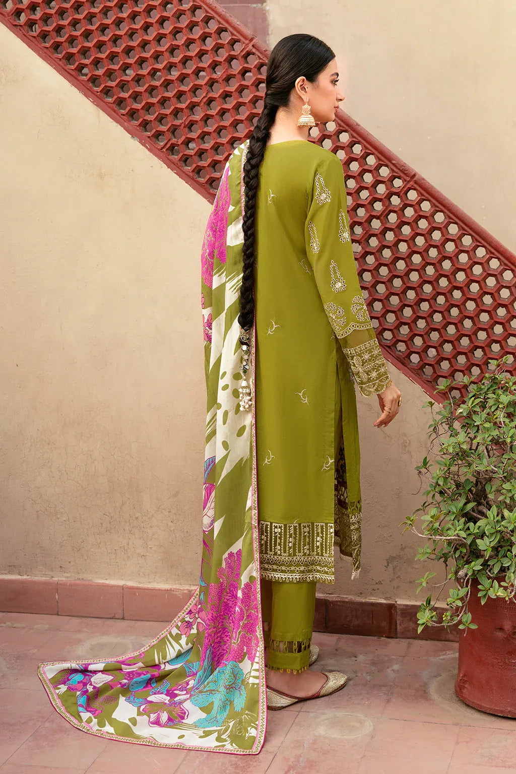 Ramsha | Luxury Lawn 24 | L-807 - Rang-e-Khaas