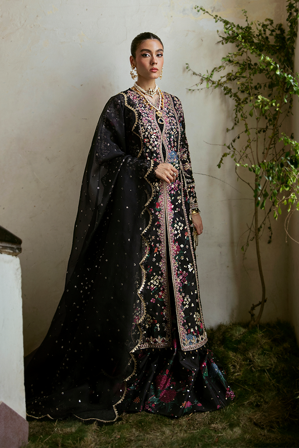 SUFFUSE | FREESHIA RTW '23 | ZORA