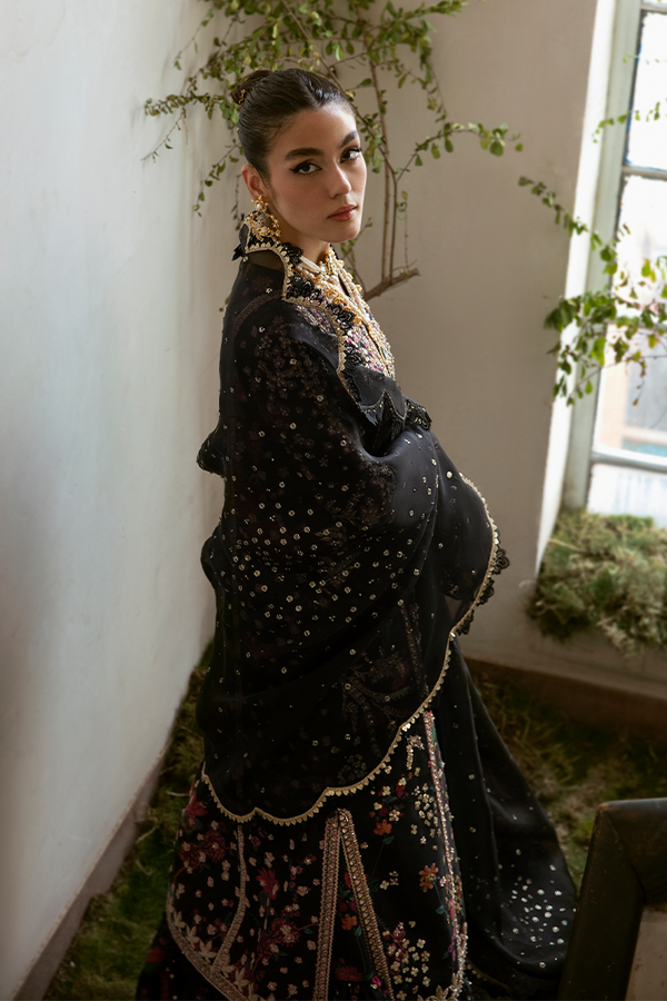 SUFFUSE | FREESHIA RTW '23 | ZORA