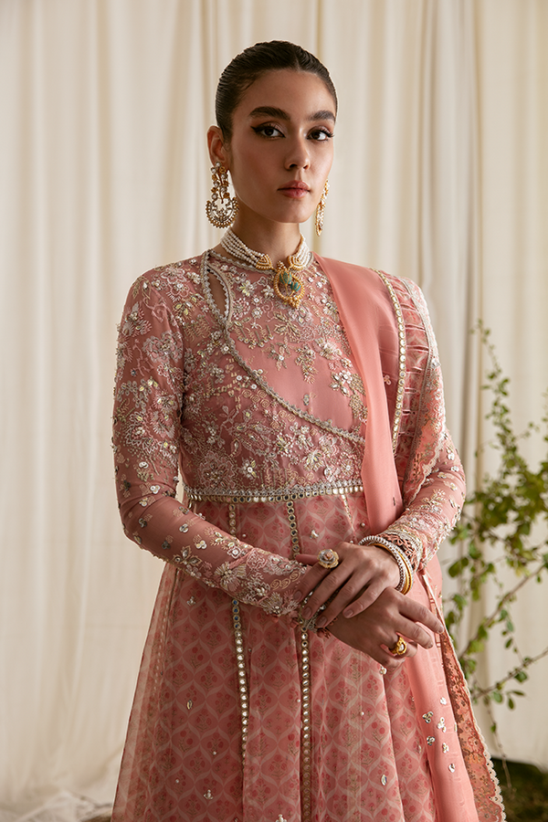 SUFFUSE | FREESHIA RTW '23 | LAIRA