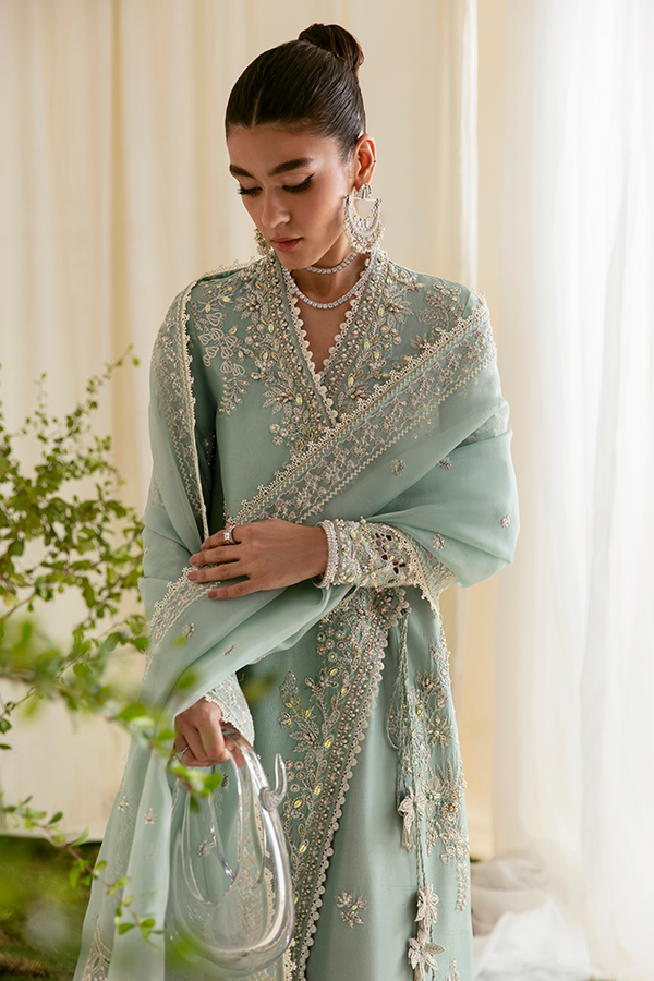 SUFFUSE | FREESHIA RTW '23 | ILANA