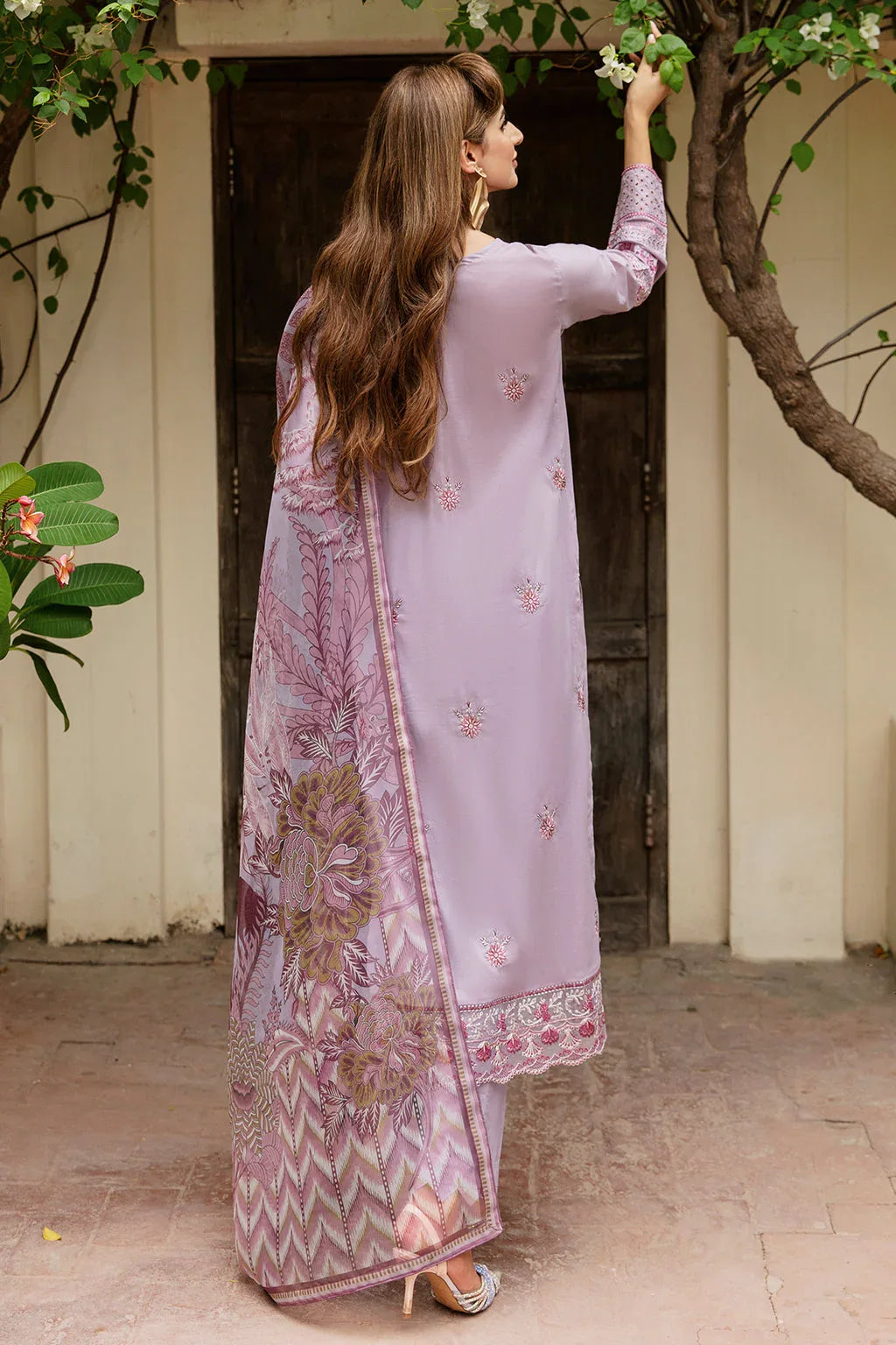 Ramsha | Luxury Lawn 24 | Y-804 - Rang-e-Khaas