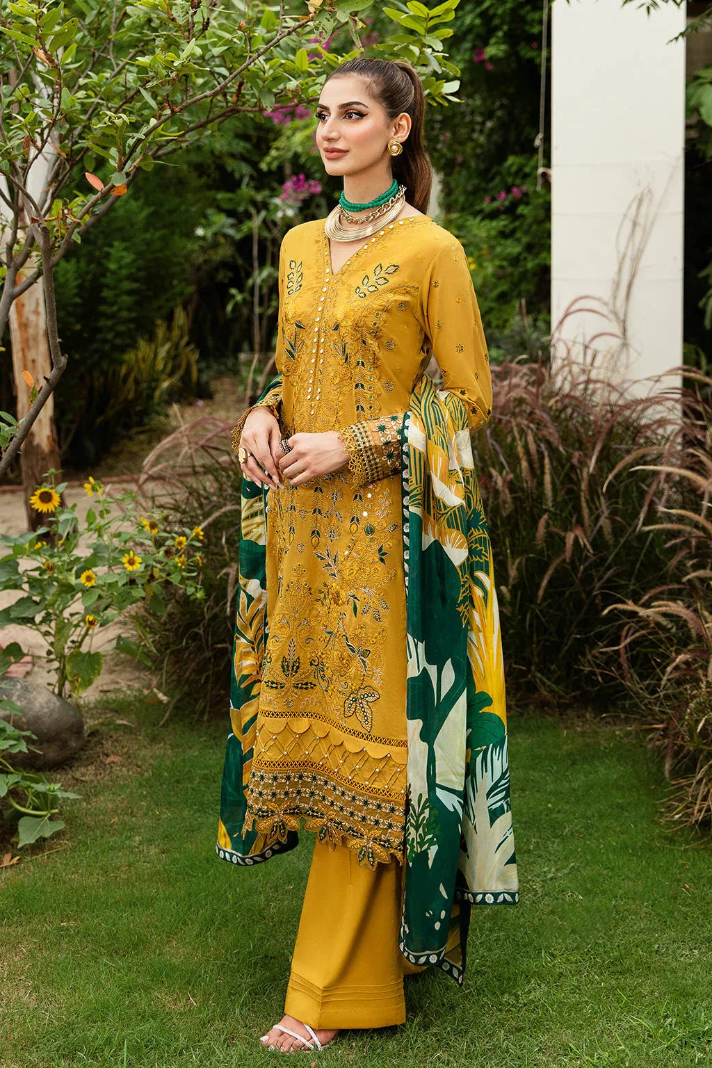 Ramsha | Luxury Lawn 24 | Y-805 - Rang-e-Khaas