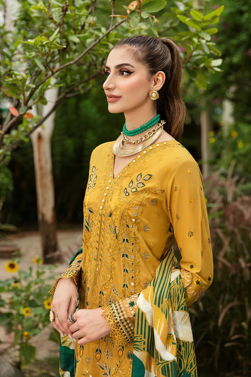 Ramsha | Luxury Lawn 24 | Y-805 - Rang-e-Khaas