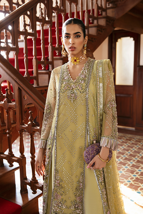 Soraya | Lumene RTW '23 | OLIVINE