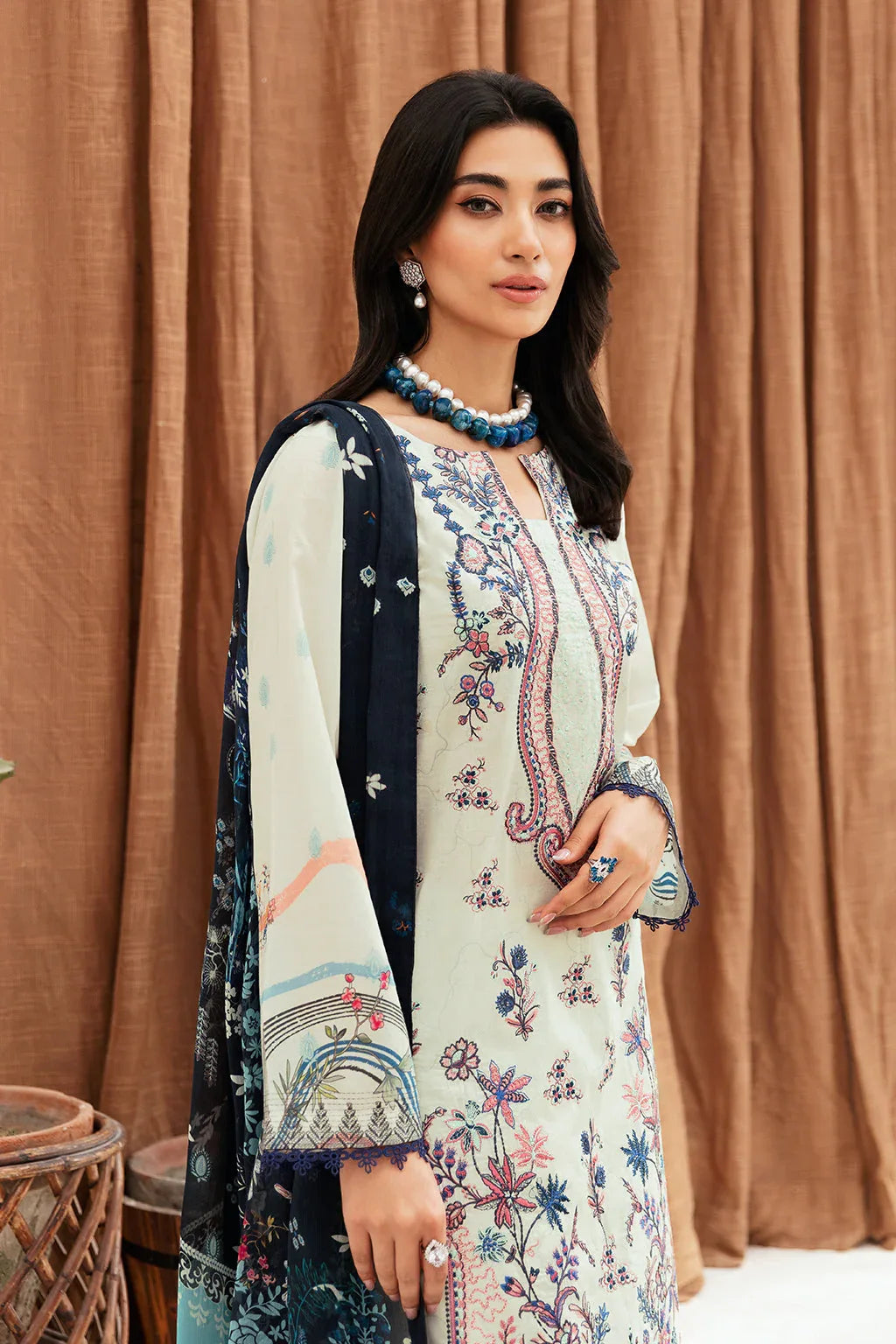 Ramsha | Mashaal Luxury Lawn | L-1107 - Rang-e-Khaas