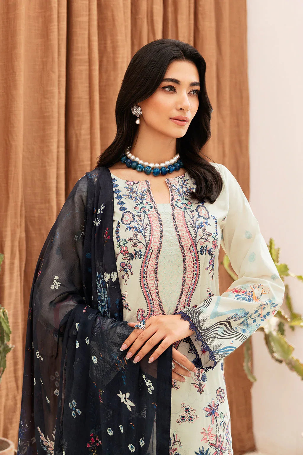 Ramsha | Mashaal Luxury Lawn | L-1107 - Rang-e-Khaas