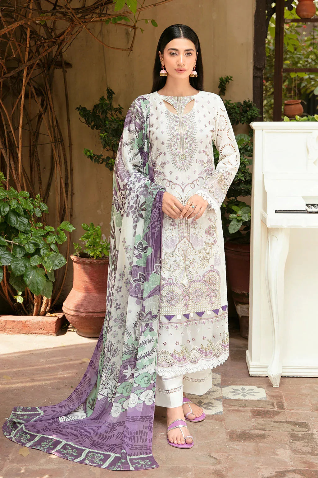 Ramsha | Luxury Lawn 24 | L-809 - Rang-e-Khaas
