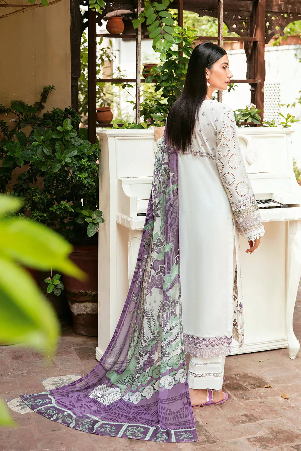 Ramsha | Mashaal Luxury Lawn | L-809 - Rang-e-Khaas