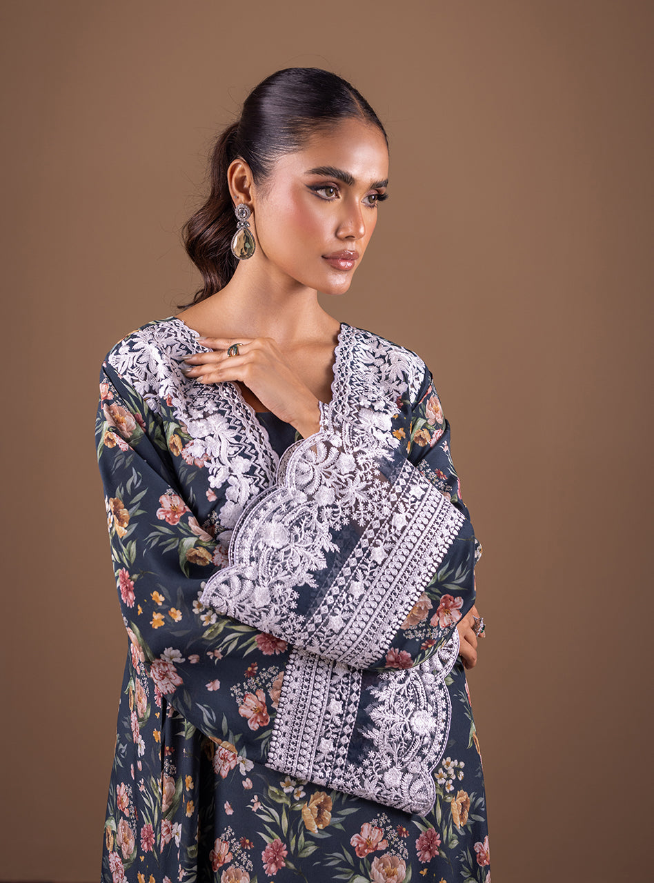 Zainab Chottani | Semi Formals | MIDNIGHT FLORAL