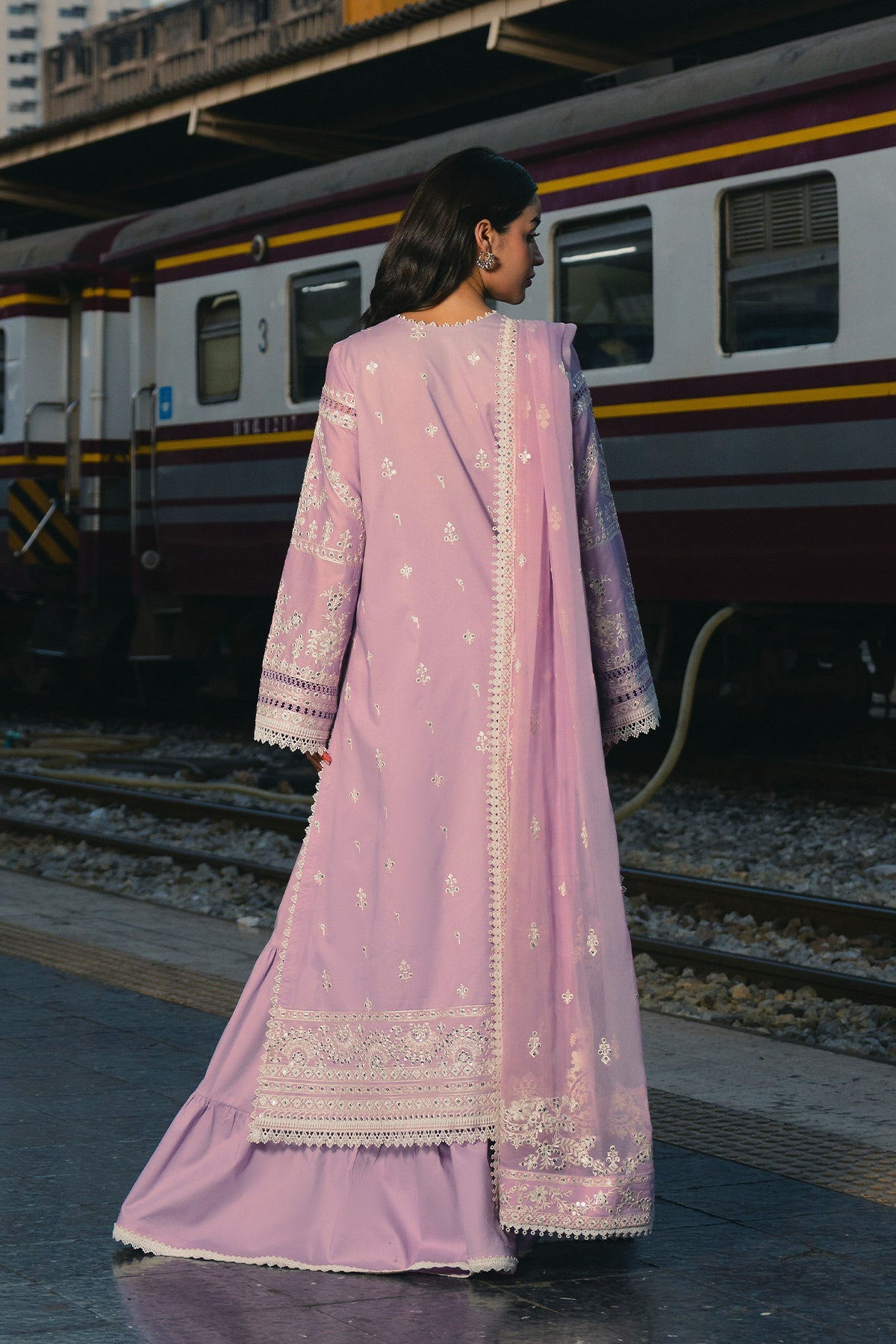 Afrozeh Dilnasheen