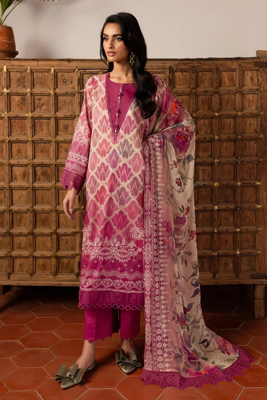 Nureh | Printed lawn 25 | SP-137 - Rang-e-Khaas