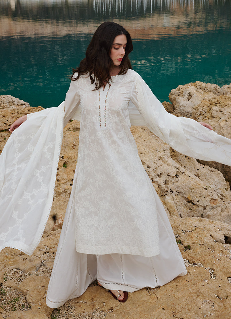 Image | Lawnkari 25 | Nour