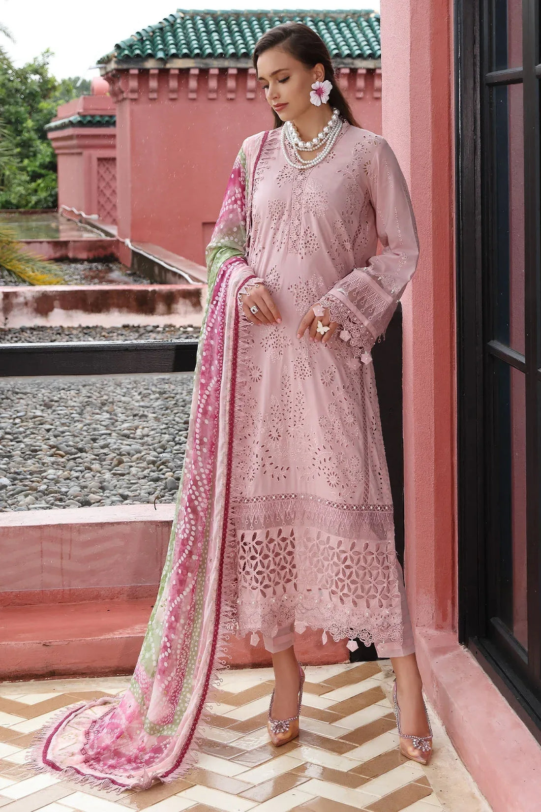 Nureh | Bazaar Lawn 25 | NE-106 - Rang-e-Khaas