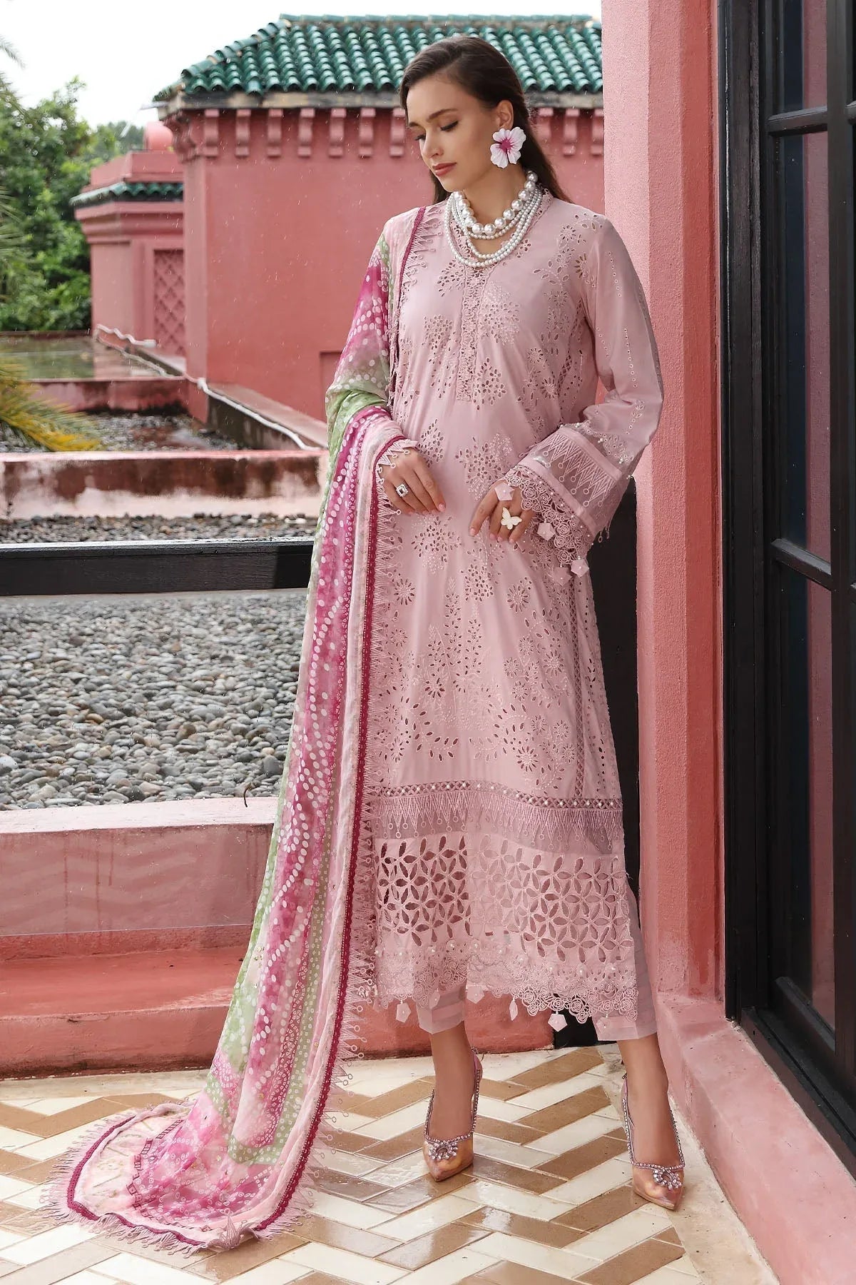 Nureh | Bazaar Lawn 25 | NE-106 - Rang-e-Khaas