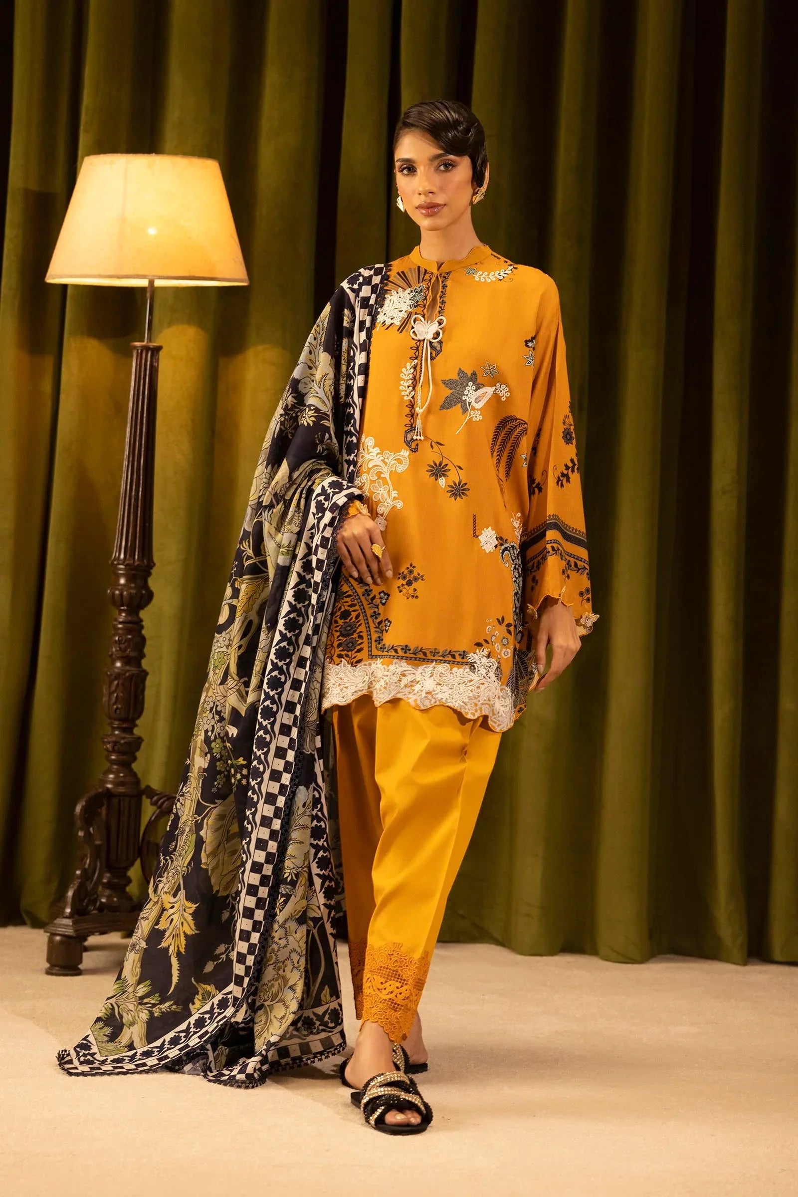 Sana Safinaz | Muzlin Winter 25 | 020A - Rang-e-Khaas