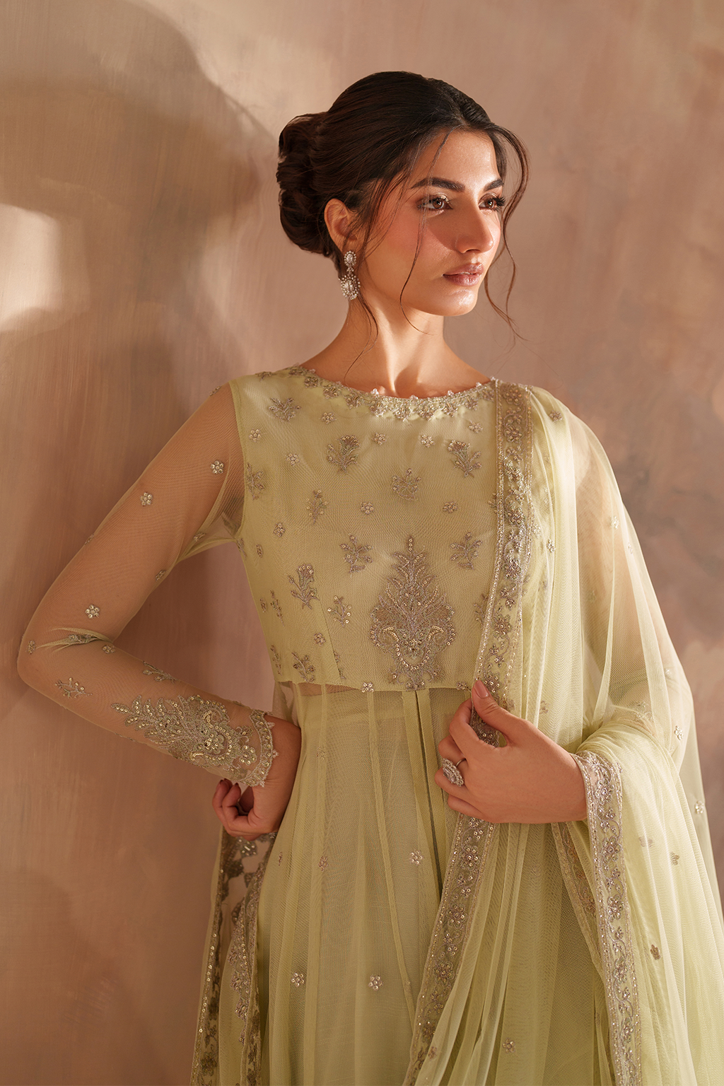 Iznik CC-73 Embroidered Net