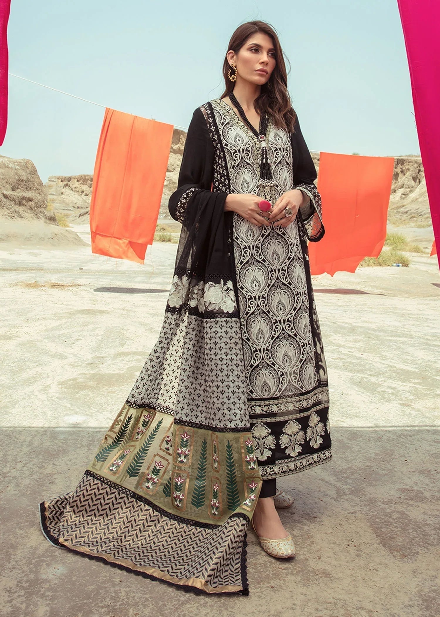 Saira Shakira | Luxury Pret | Black Beauty - Rang-e-Khaas