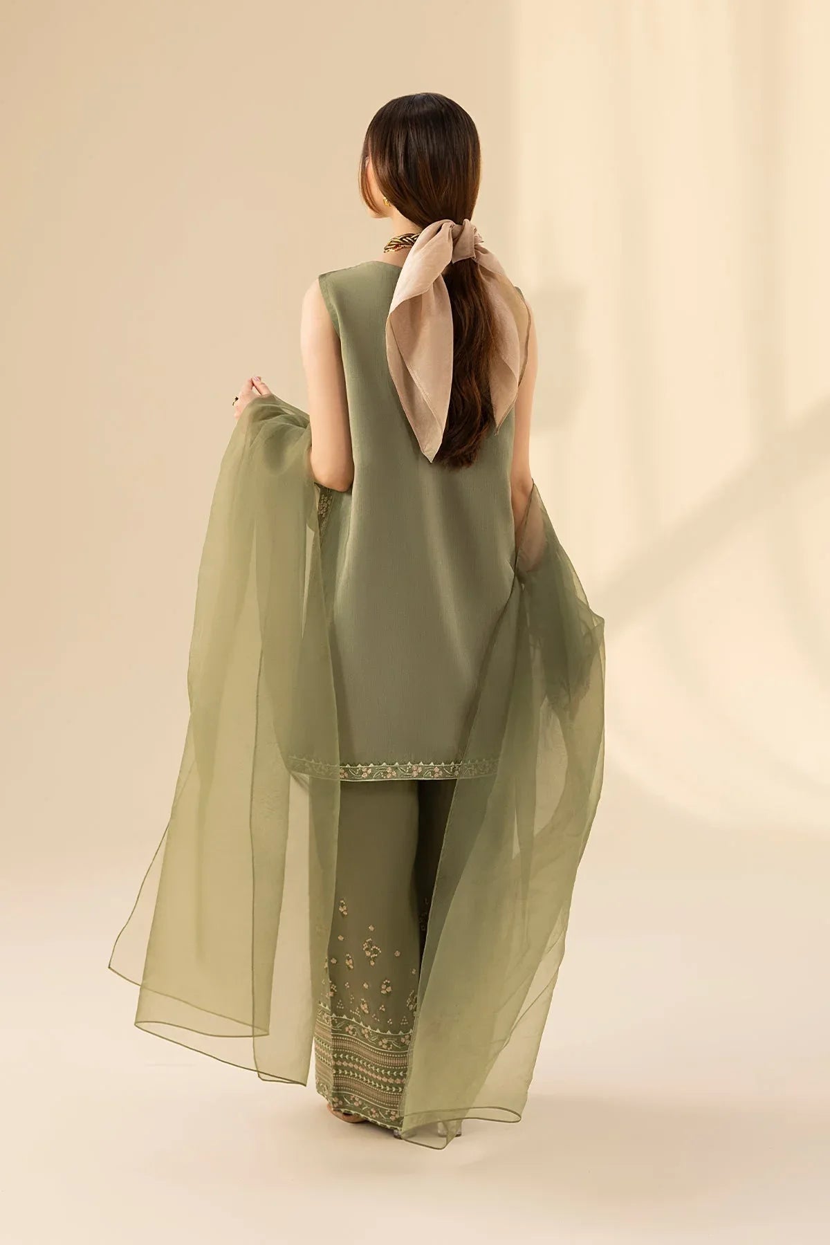 Erum Khan | Lillia Summer Edit | Olive Bloom - Rang-e-Khaas