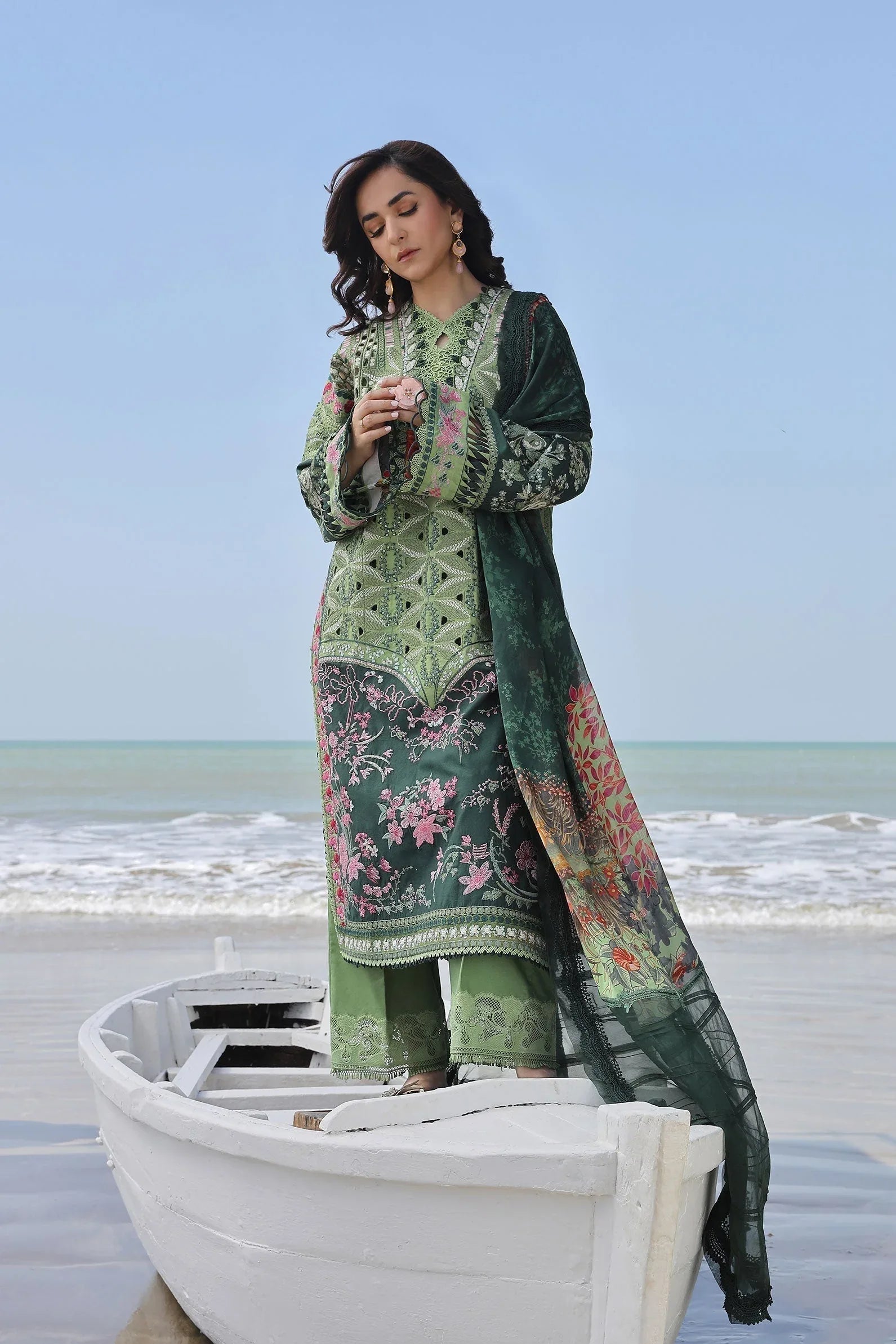 Maryam Hussain | Luxury Lawn 24 | GARDENIA - Rang-e-Khaas