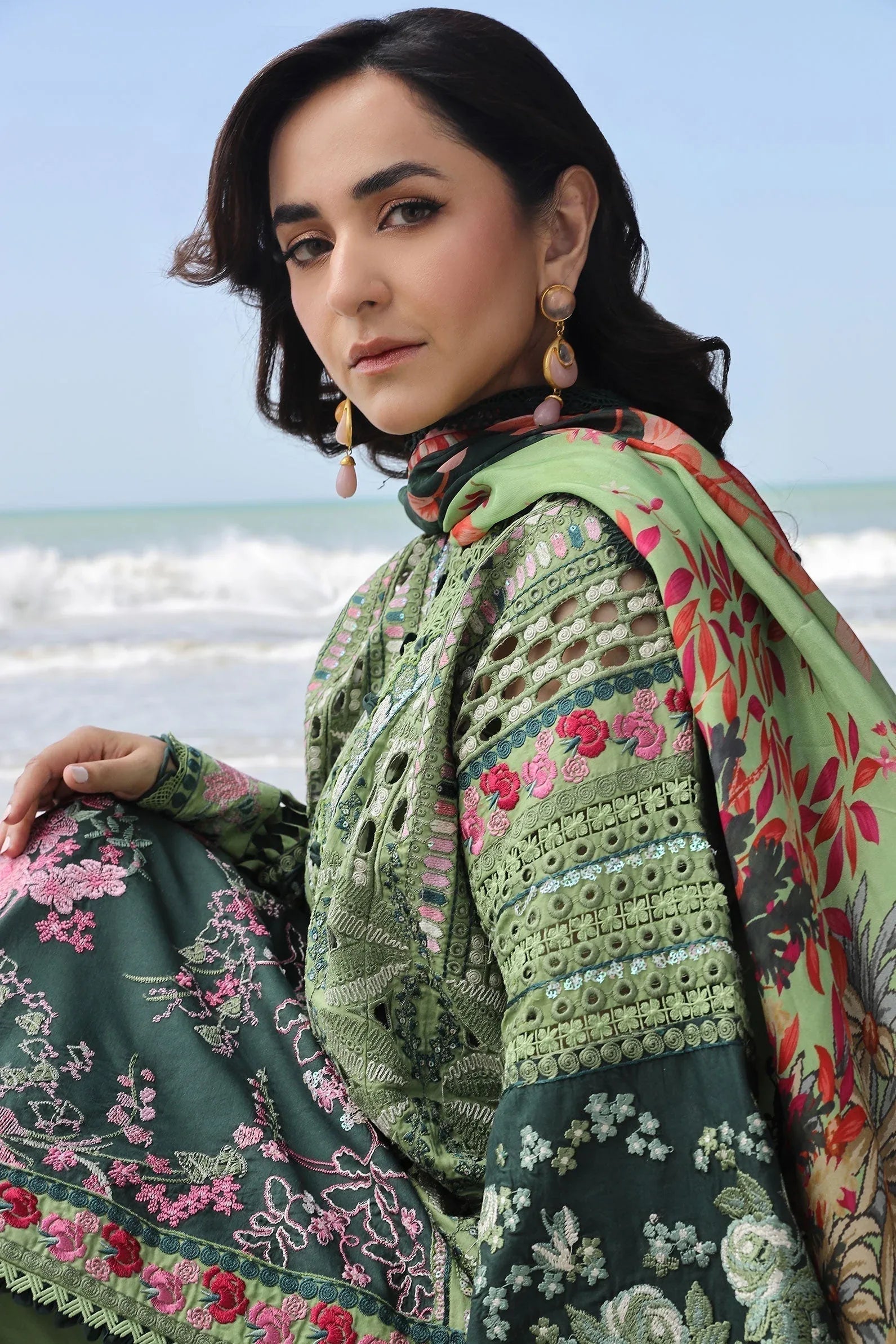 Maryam Hussain | Luxury Lawn 24 | GARDENIA - Rang-e-Khaas