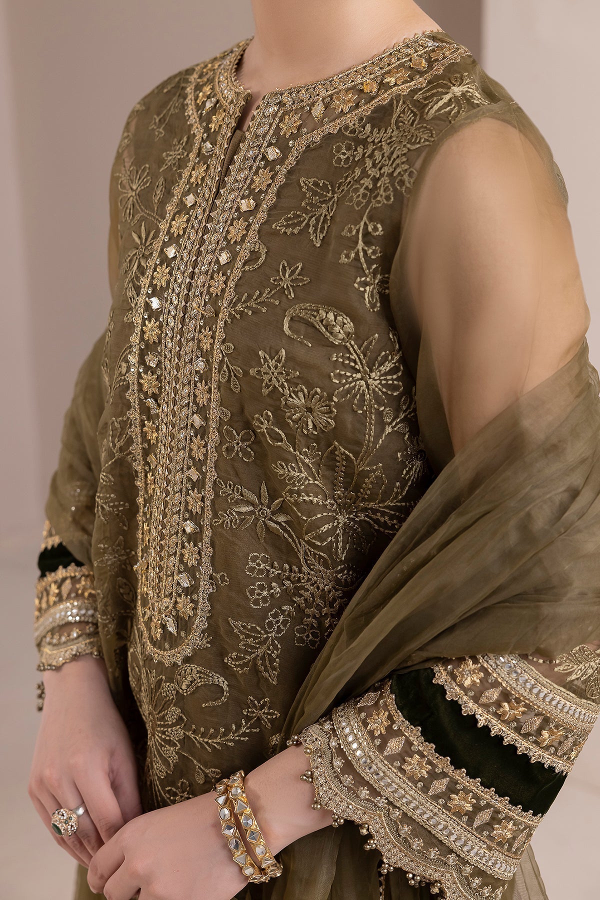 BAROQUE-EMBROIDERED ORGANZA UF-414