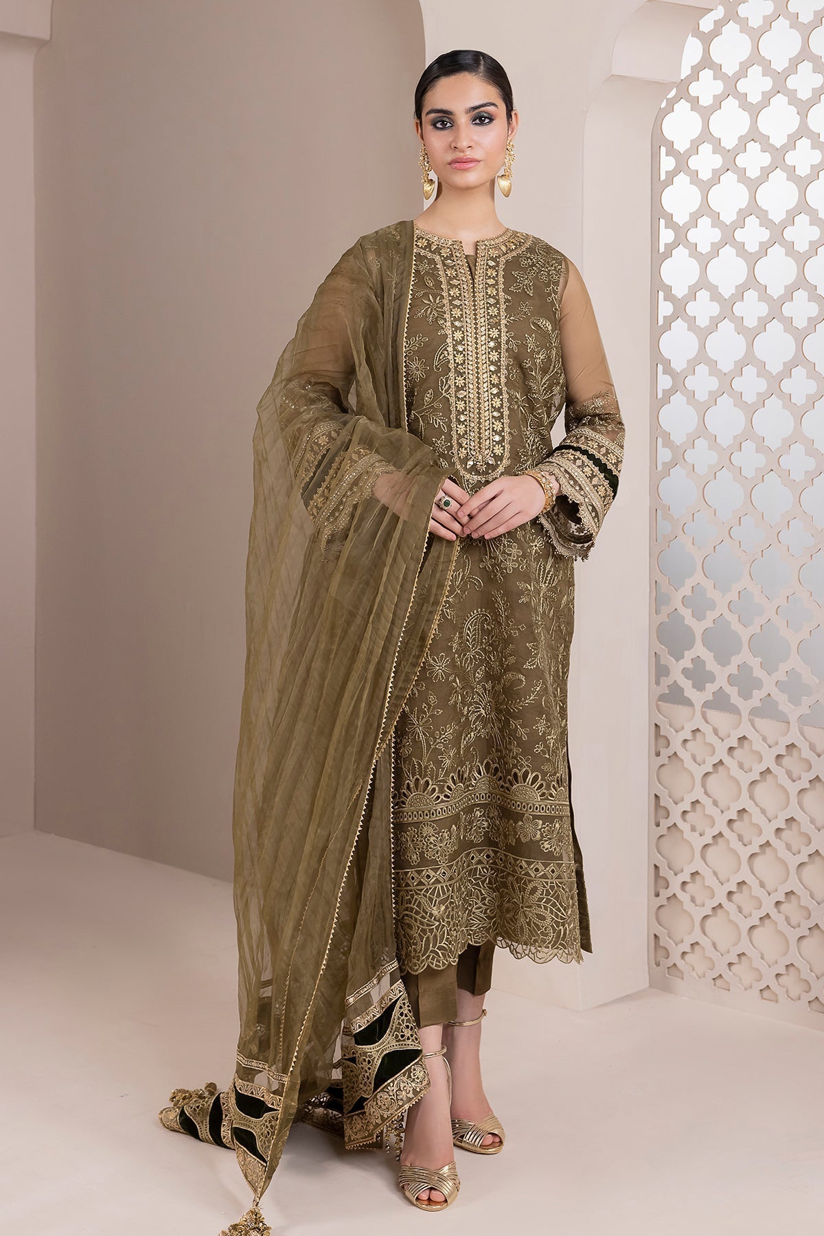 BAROQUE-EMBROIDERED ORGANZA UF-414
