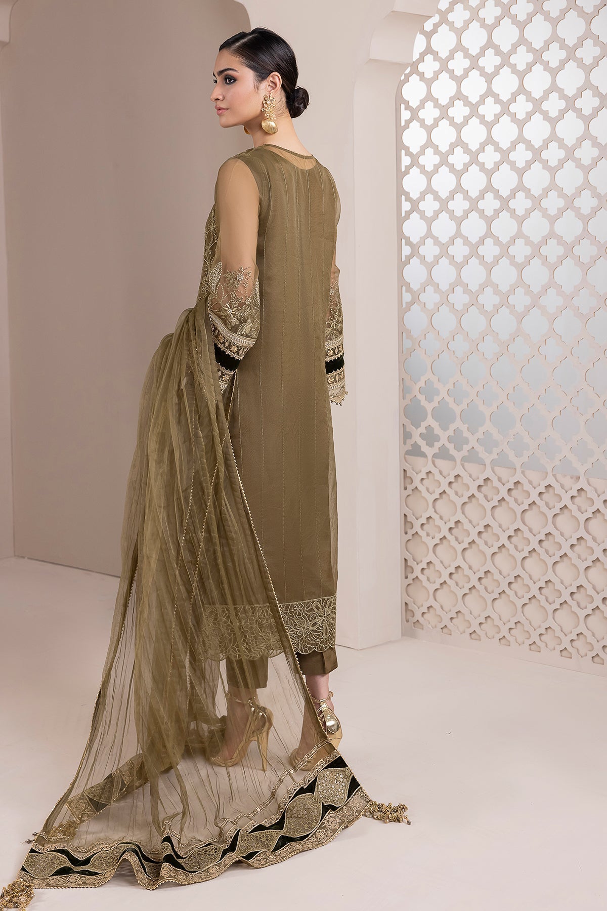 BAROQUE-EMBROIDERED ORGANZA UF-414