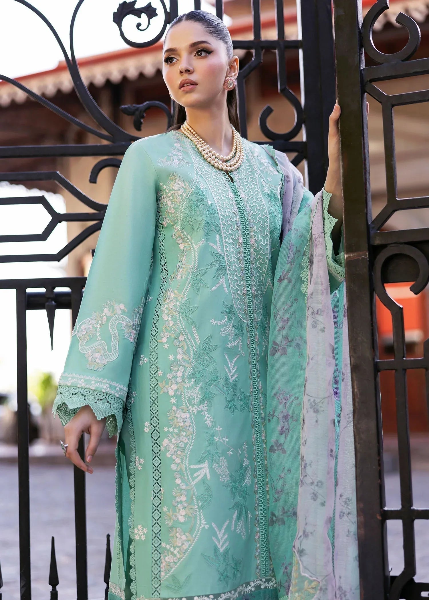 Saira Shakira | Bloom Lawn 25 | CHLOE 3-B - Rang-e-Khaas
