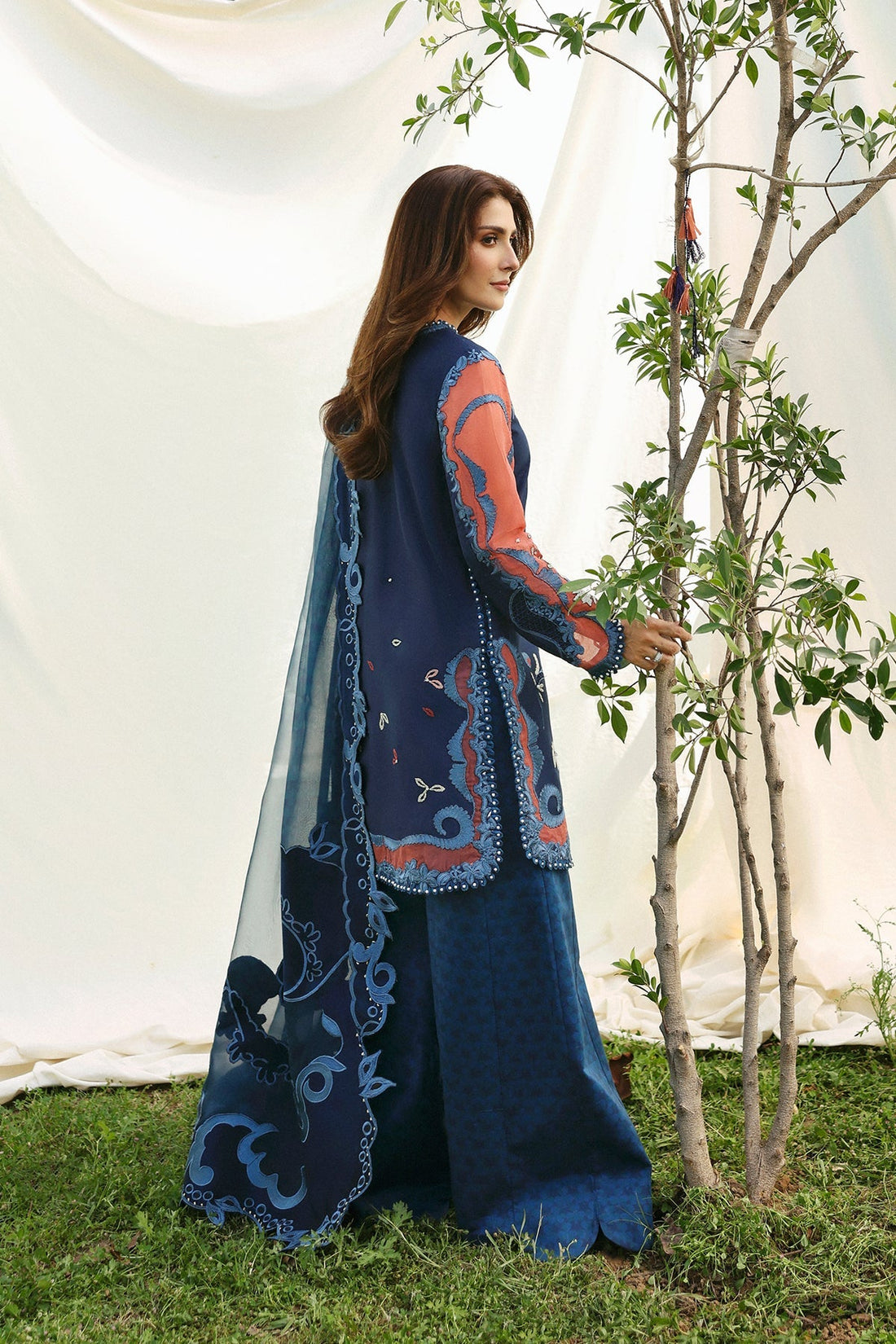Afrozeh | A Lawn 26 | AVAIA