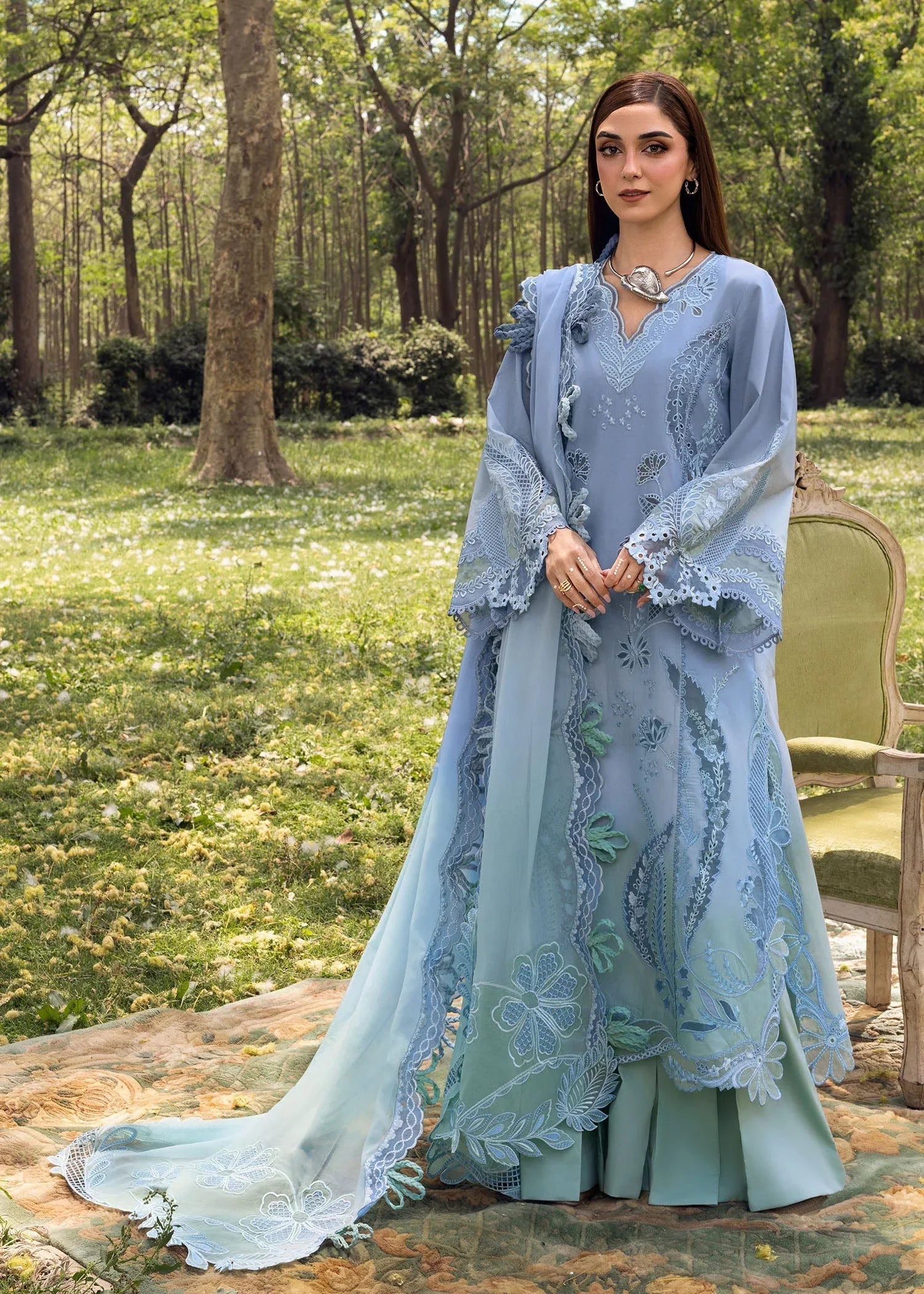Crimson | Tasawar 25 | ALL THINGS OMBRE - D1 A - Rang-e-Khaas